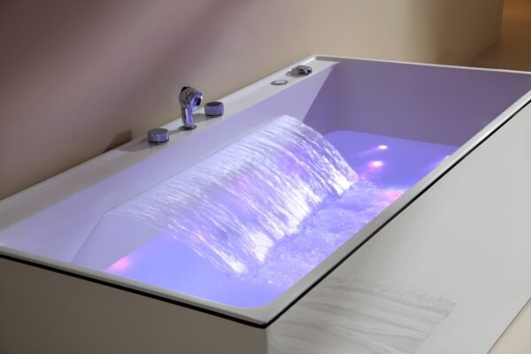 MARTIZ Free Standing Bath Tub White
